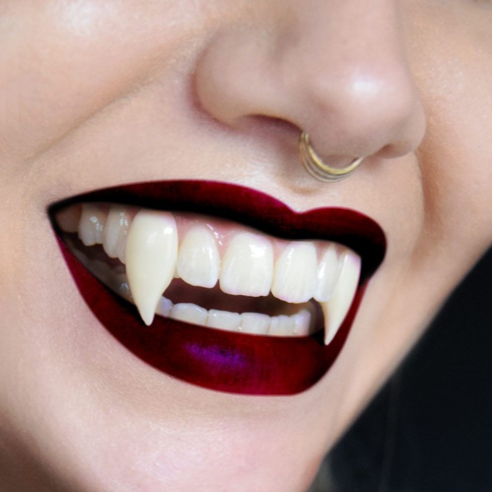 gigi vampir untuk taring pesta halloween