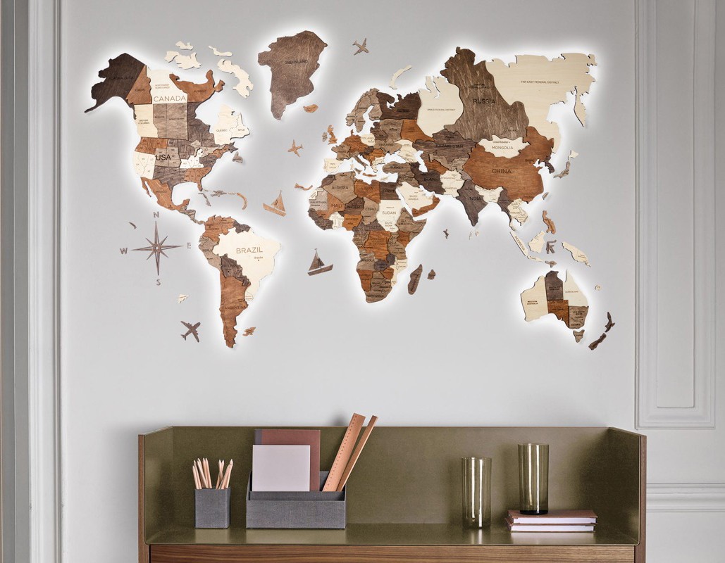 peta dunia 3D berwarna tangan di dinding