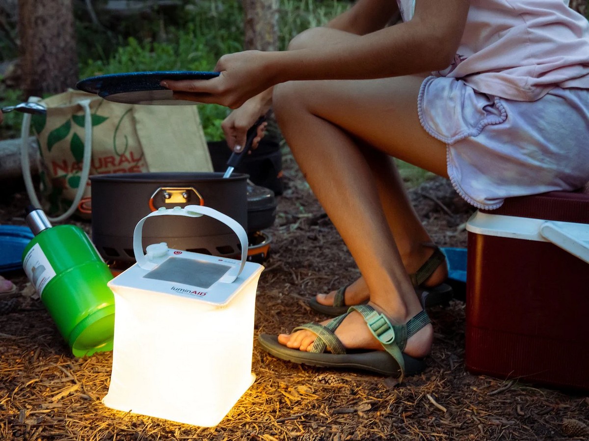 Solar led outdoor lamp - Lampu berkemah portabel 2in1 + pengisi daya
