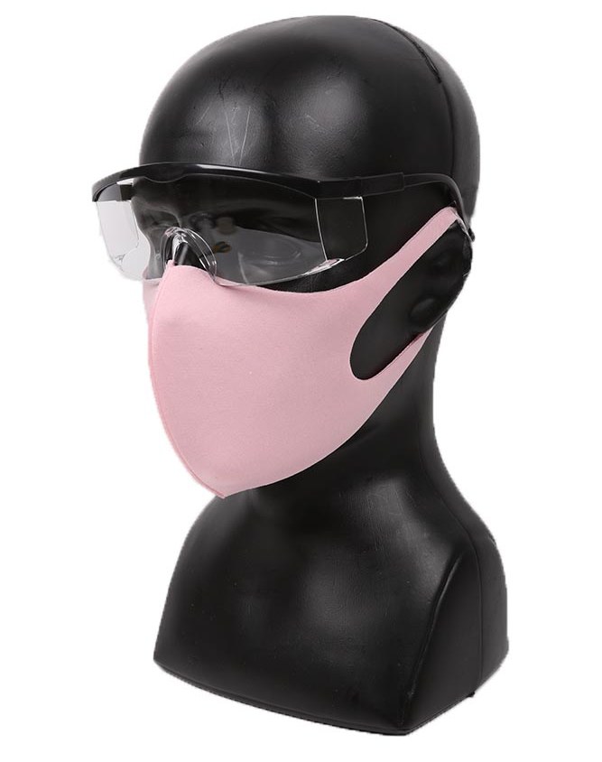 masker wajah elastis merah muda dengan kacamata