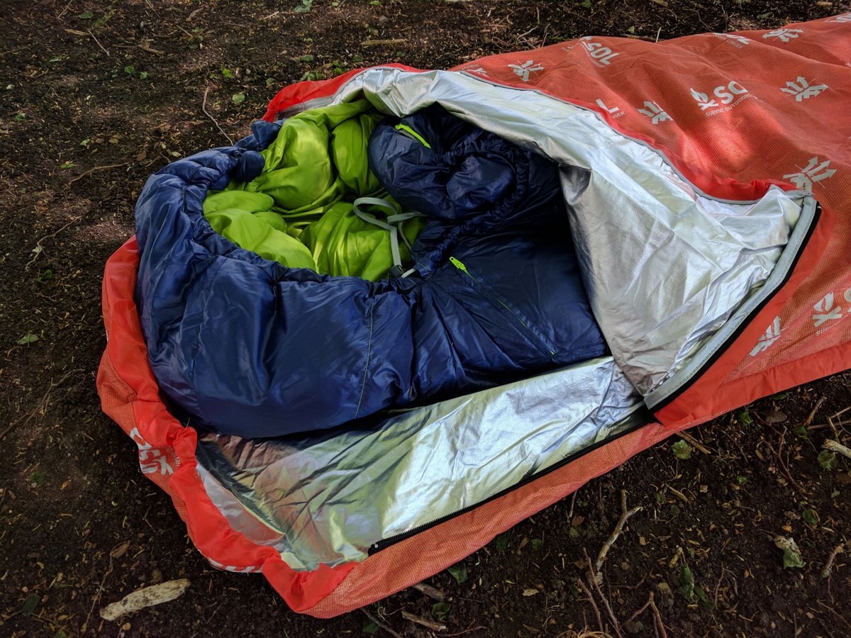 tas darurat untuk outdoor, sleeping bag